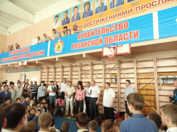 Встреча воспитанников школы с 4-х кратным чемпионом Мира по боевому самбо Ф. Емельяненко